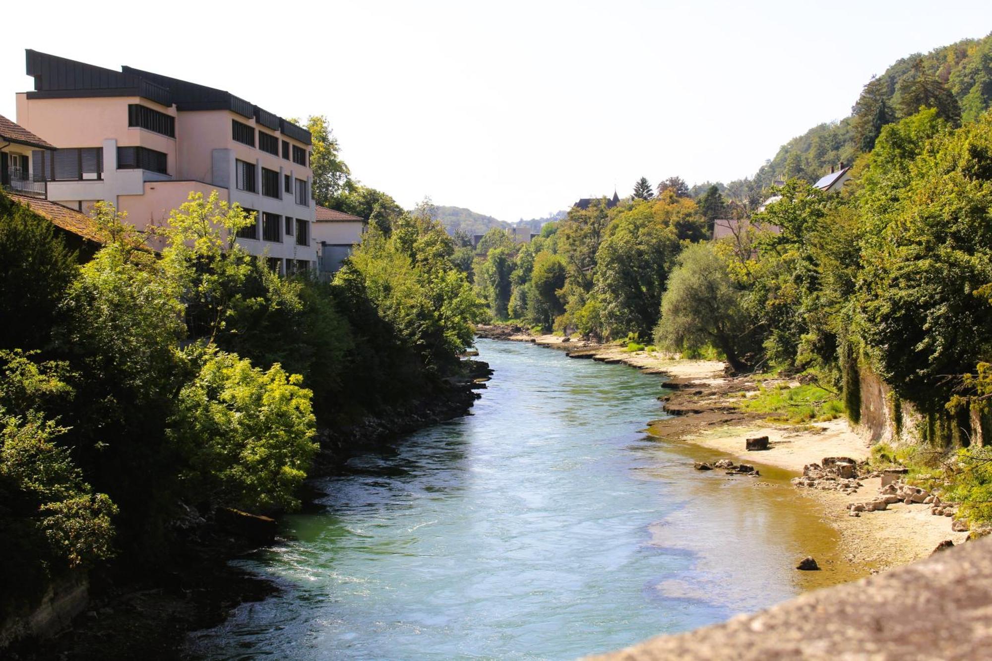 Business I Family Apartment I 1-4 Personen - Aare Blick, Nahe Altstadt I Beamer - 99" Leinwand I Terrassen Lounge Und Parkplatz บรุกก์ ภายนอก รูปภาพ