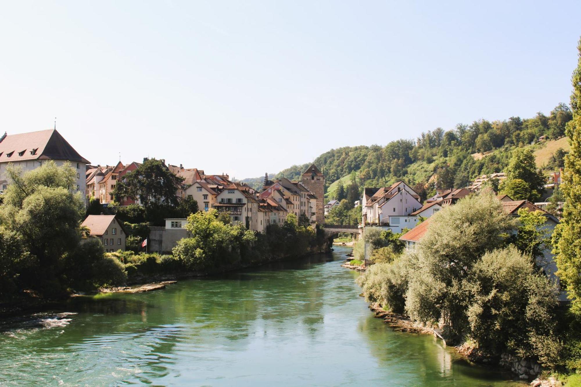 Business I Family Apartment I 1-4 Personen - Aare Blick, Nahe Altstadt I Beamer - 99" Leinwand I Terrassen Lounge Und Parkplatz บรุกก์ ภายนอก รูปภาพ