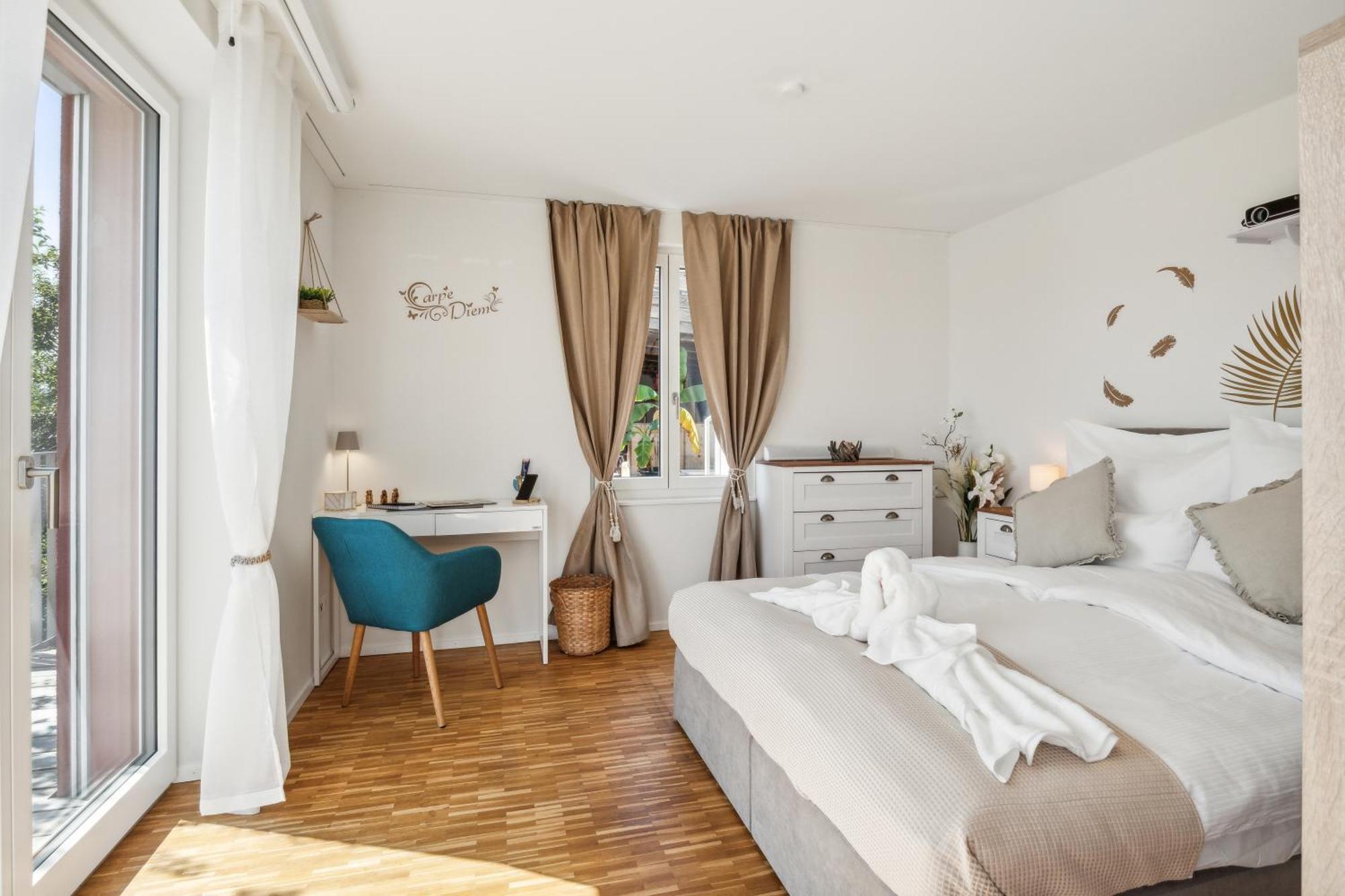 Business I Family Apartment I 1-4 Personen - Aare Blick, Nahe Altstadt I Beamer - 99" Leinwand I Terrassen Lounge Und Parkplatz บรุกก์ ภายนอก รูปภาพ