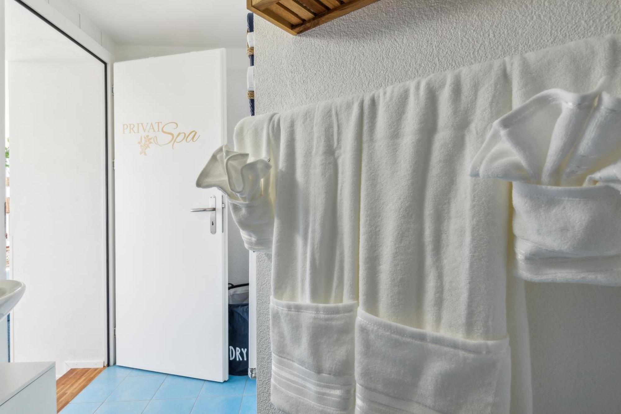 Business I Family Apartment I 1-4 Personen - Aare Blick, Nahe Altstadt I Beamer - 99" Leinwand I Terrassen Lounge Und Parkplatz บรุกก์ ภายนอก รูปภาพ